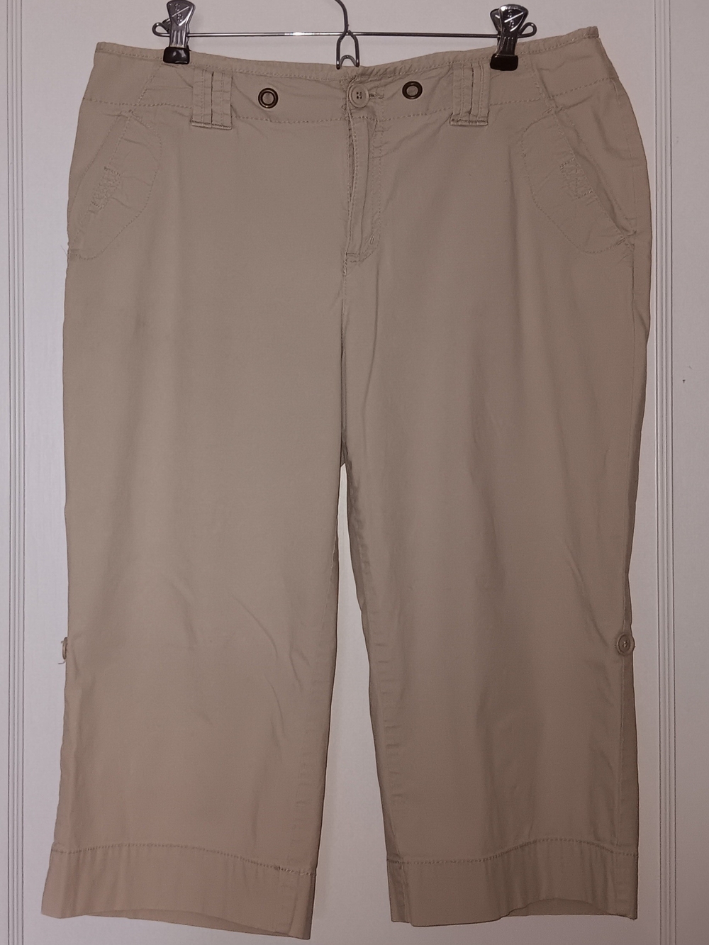St. John's Bay Women's Lightweight Cotton Blend Neutral Beige Roll Up Capris 14